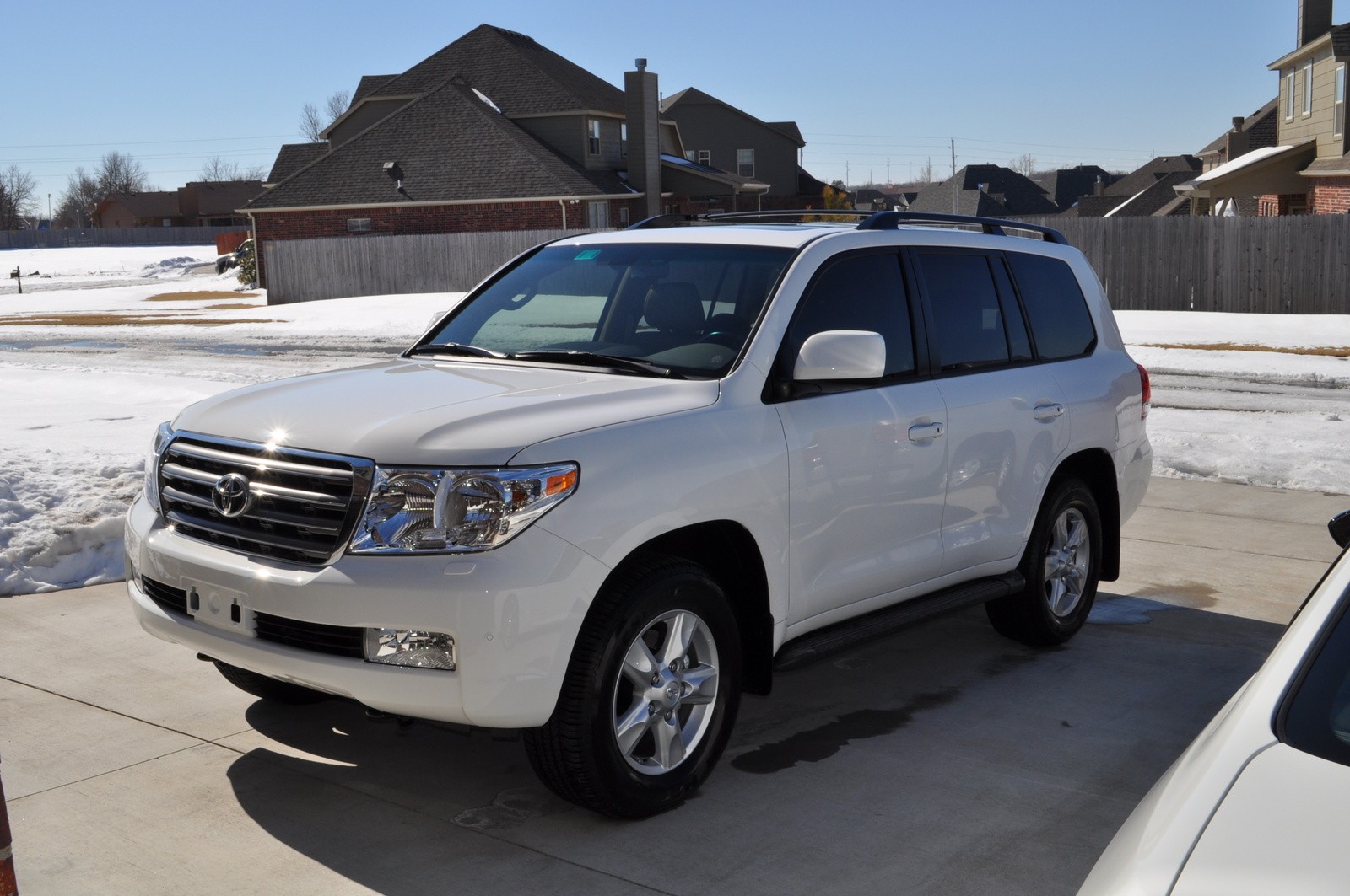 2011 TOYOTA LAND CRUISER